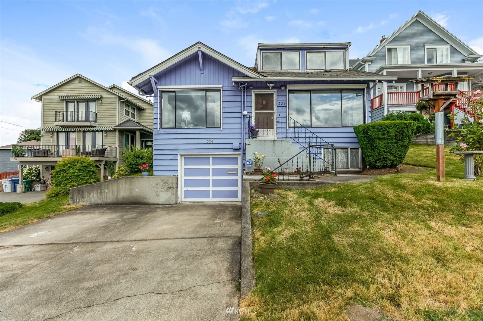 Property Photo: 324 Cedar Avenue S WA 98057