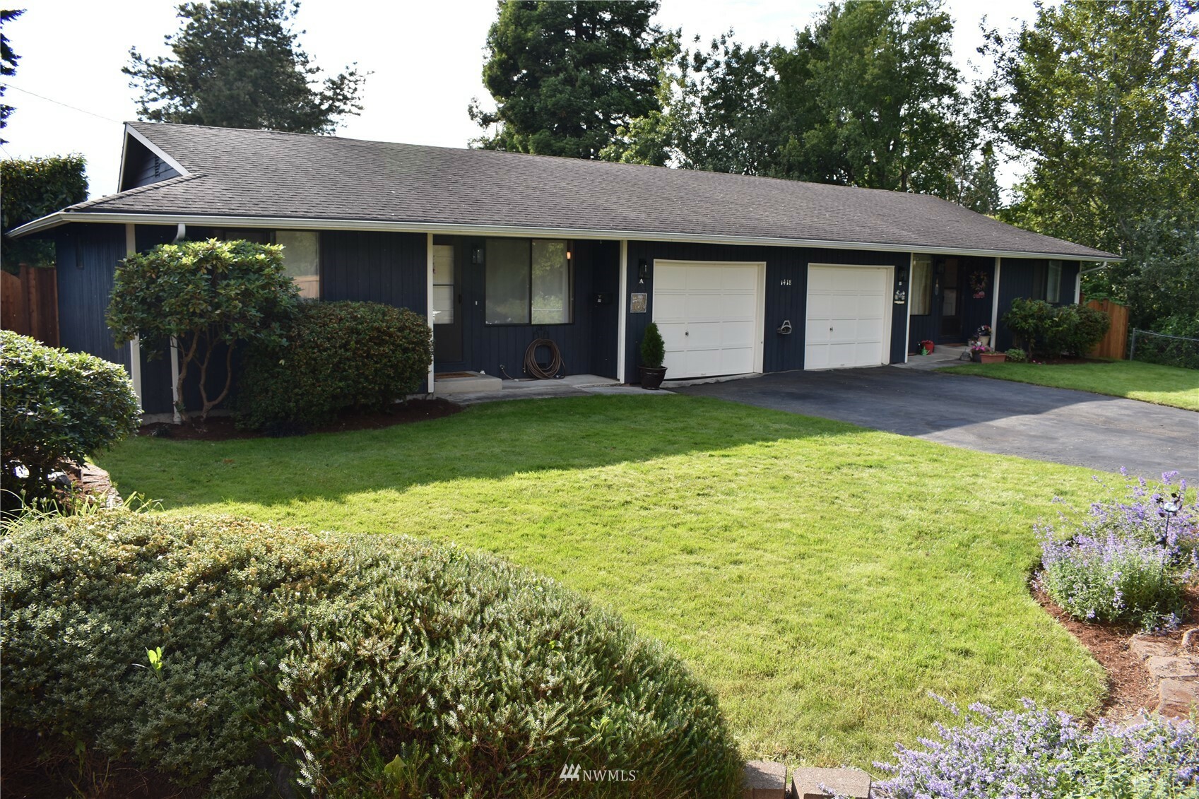 Property Photo:  1418 Virginia Avenue  WA 98201 