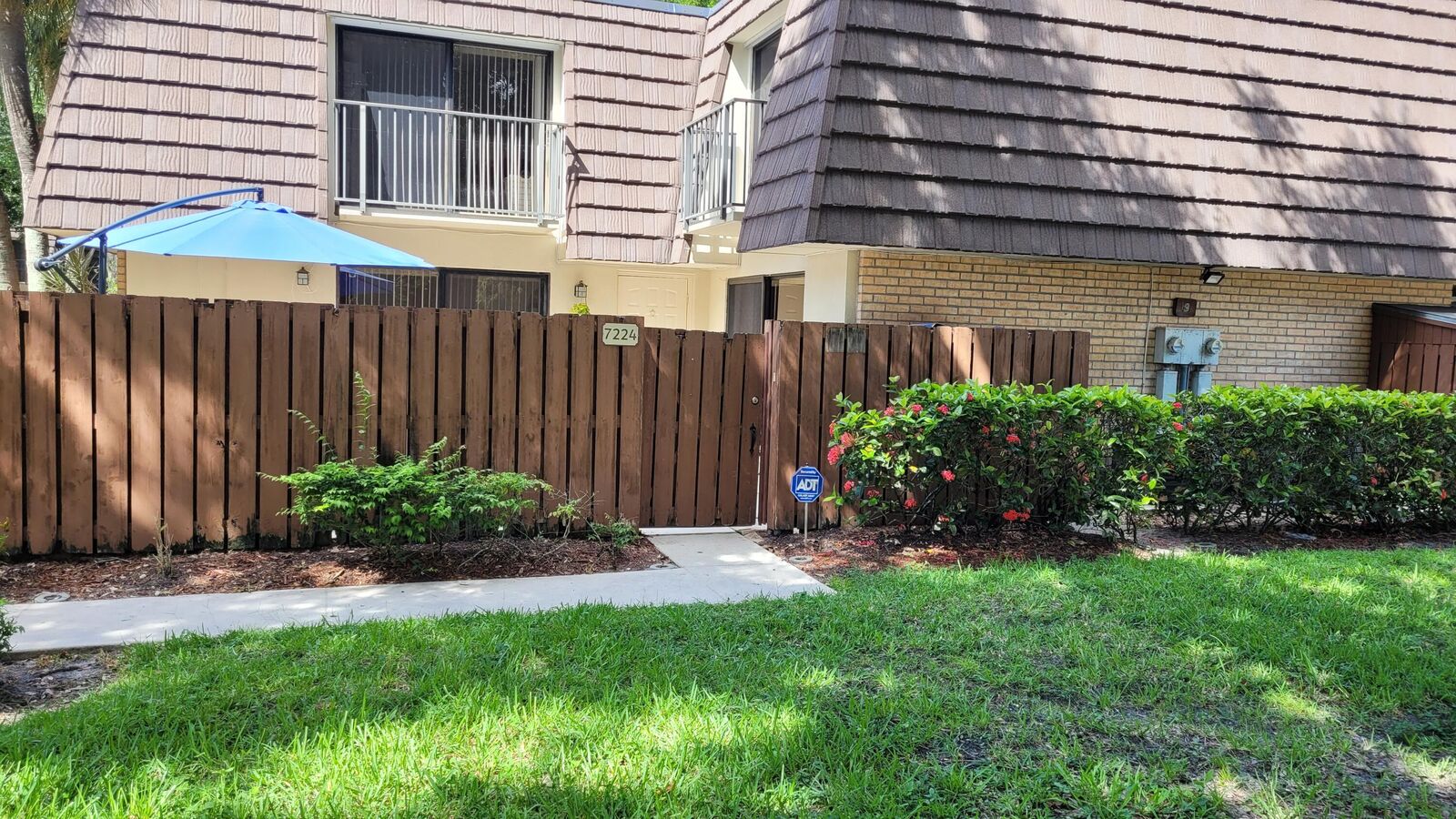 Property Photo: 7224 72nd Way FL 33407