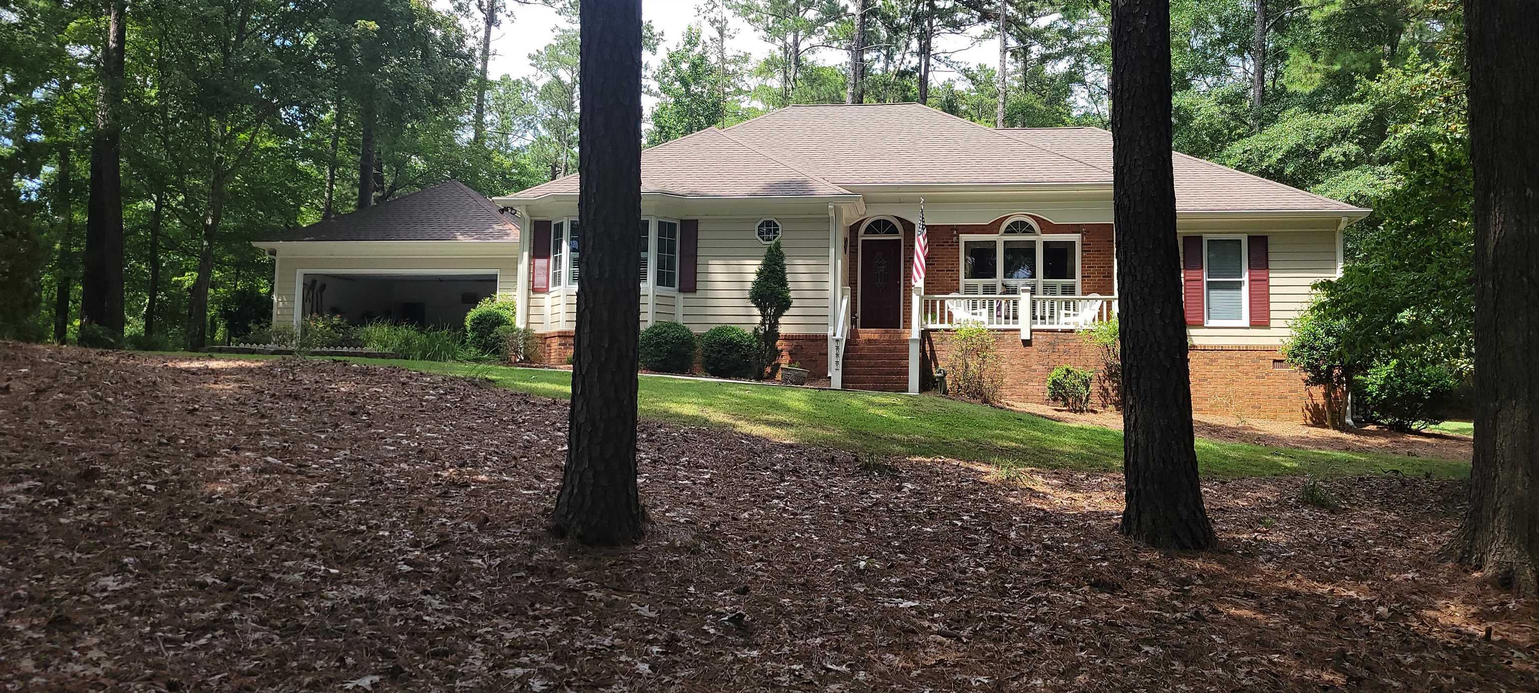 Property Photo: 1011 Cedar Ridge Drive GA 30642