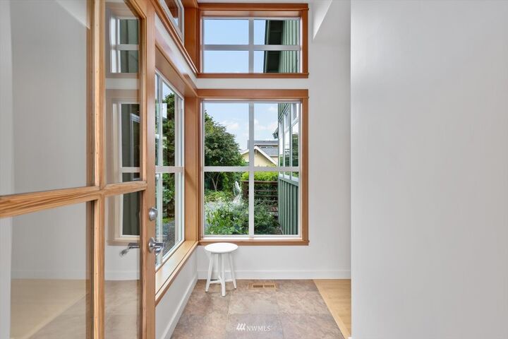 Property Photo:  495 2nd Avenue N  WA 98020 