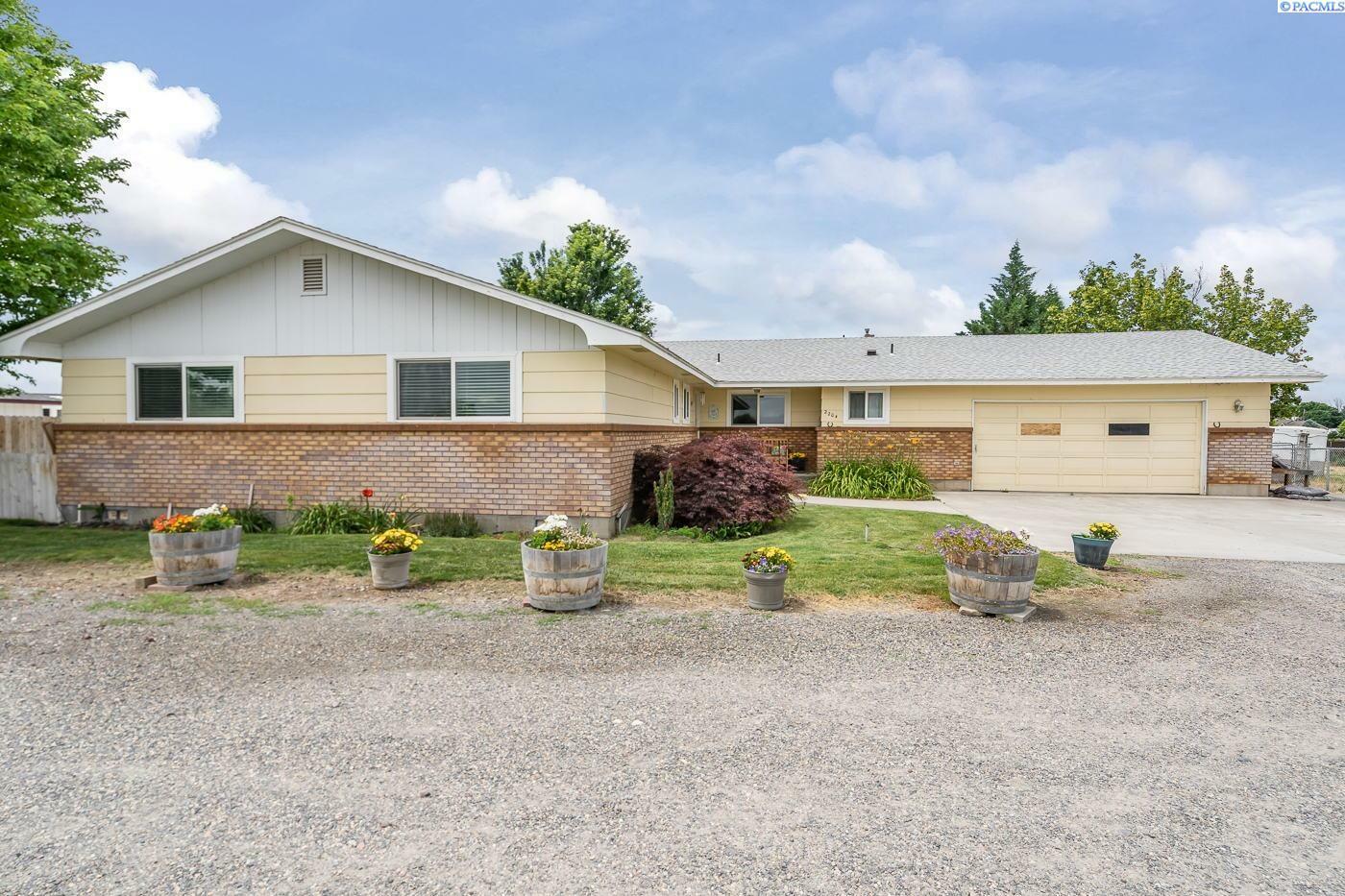 Property Photo: 2204 Road 64 WA 99301