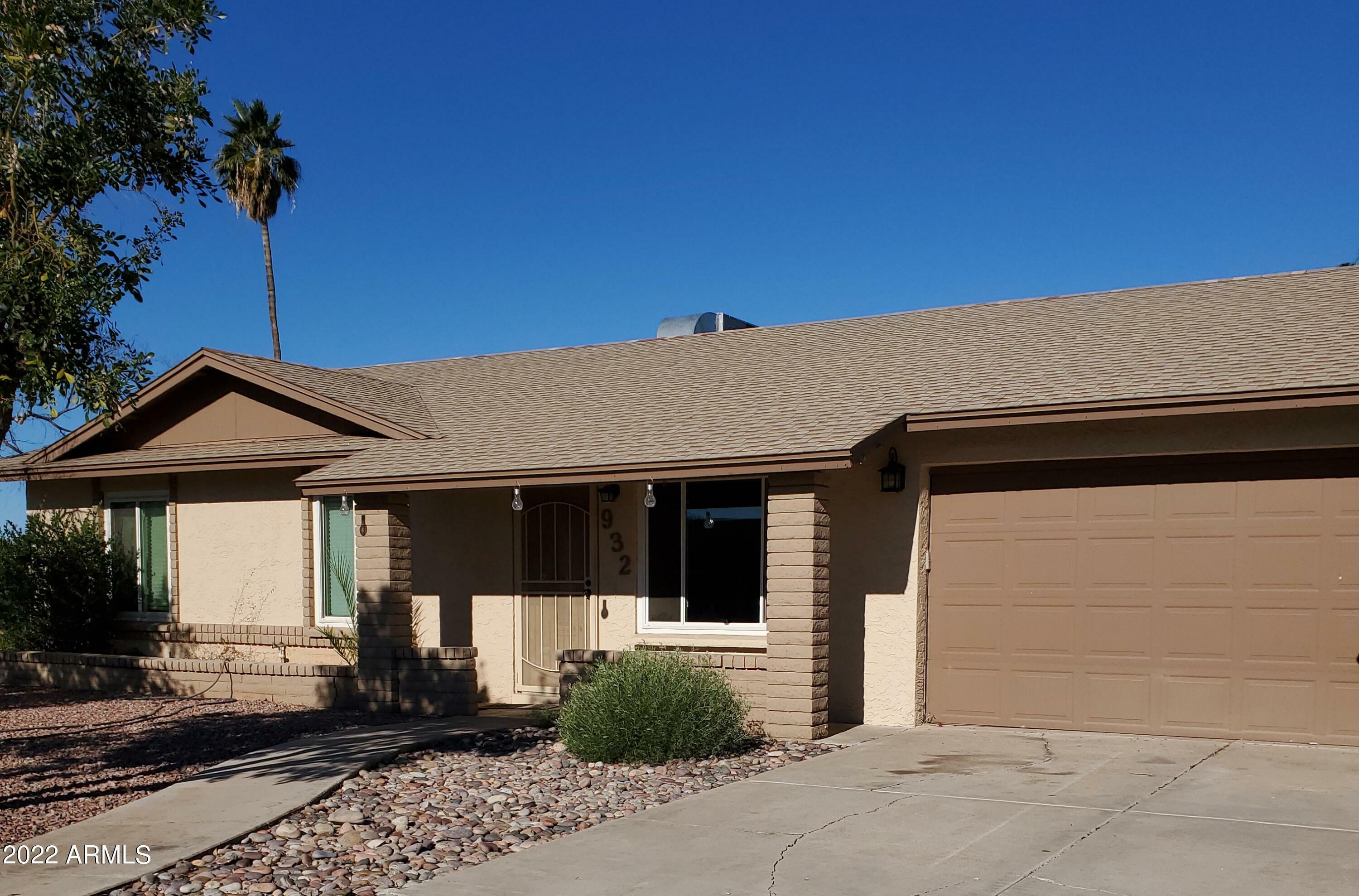 Property Photo: 932 W Laguna Azul Avenue AZ 85210