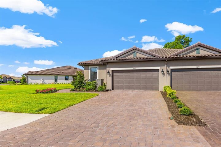 Property Photo:  10921 Wendover Drive  FL 34221 