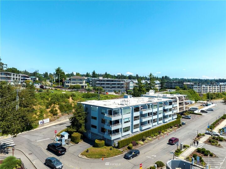 Property Photo: 22211 Cliff Avenue S 201 WA 98198