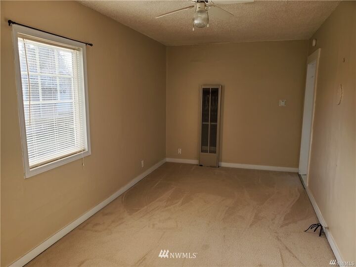 Property Photo:  109 Washington Avenue  WA 98597 