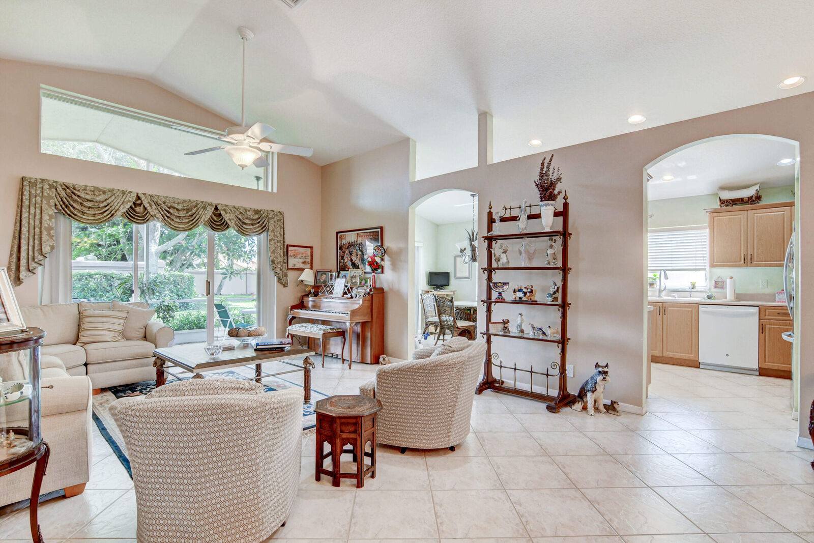 Property Photo: 6847 Viale Elizabeth FL 33446