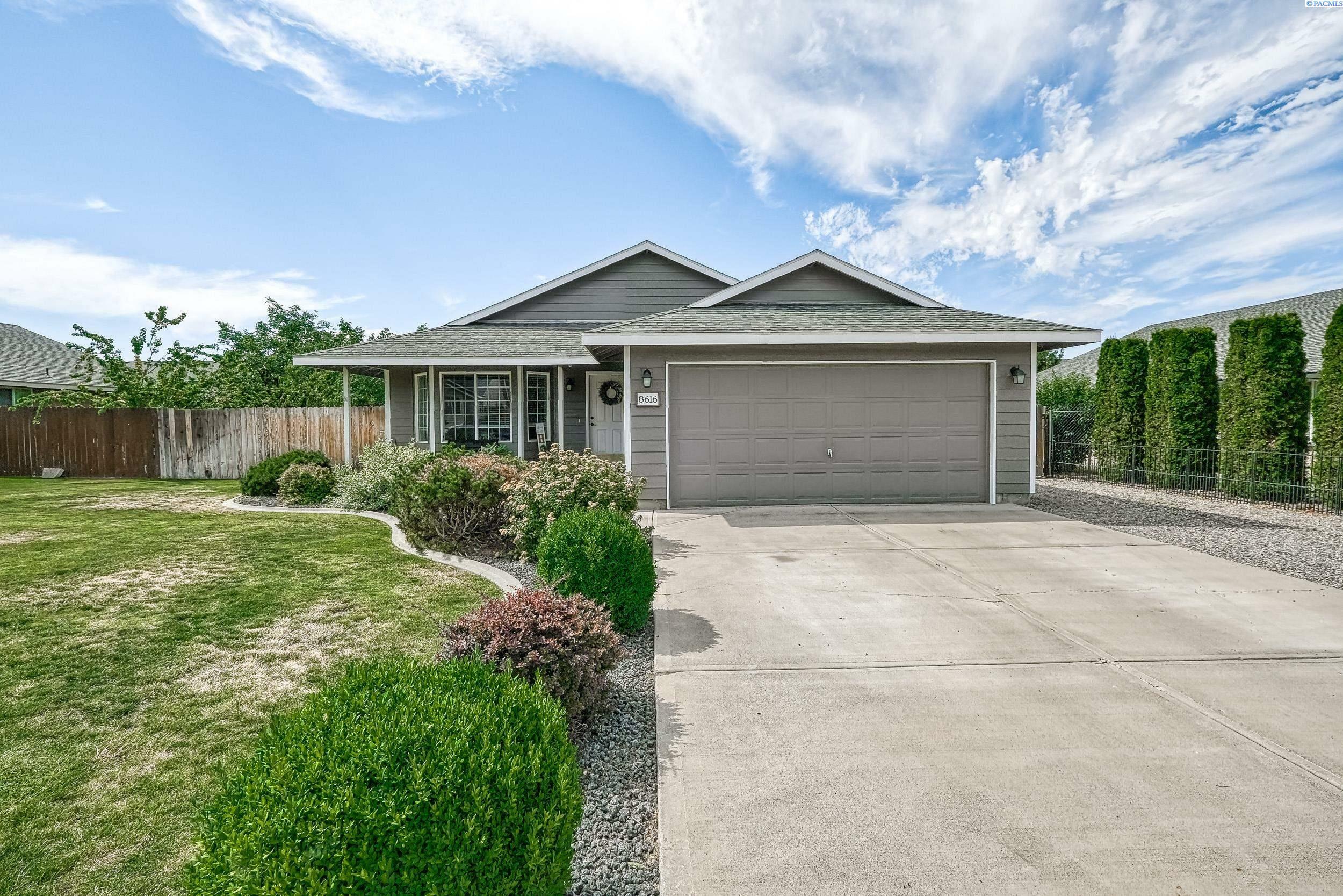 Property Photo:  8616 Desoto Drive  WA 99301 