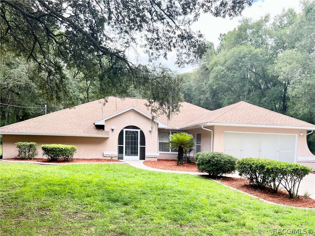 Property Photo:  1302 E Bismark Street  FL 34442 