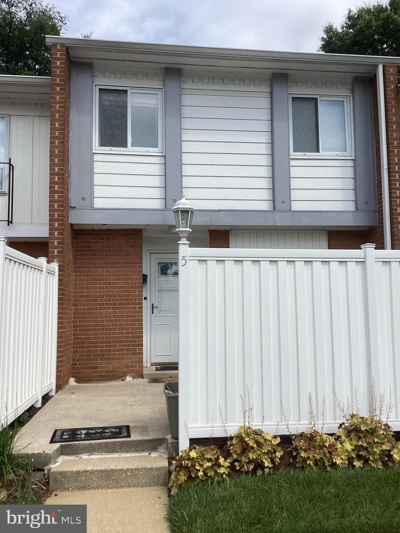 Property Photo:  5 Cornwallis Square  DE 19713 