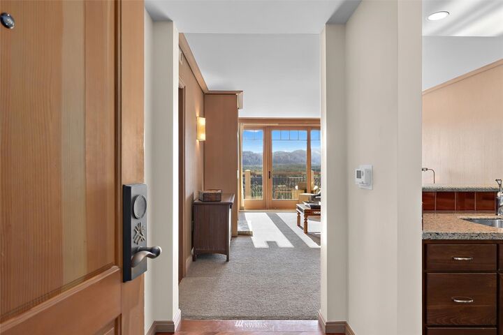 Property Photo:  3600 Suncadia Trail 4023  WA 98922 