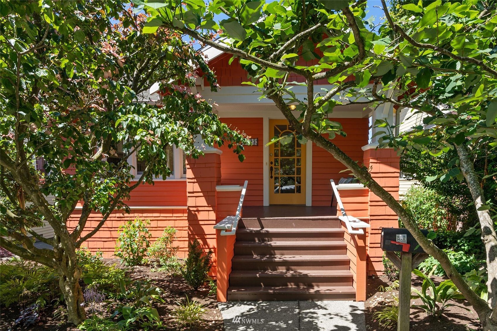 Property Photo: 6723 1st Avenue NW WA 98117