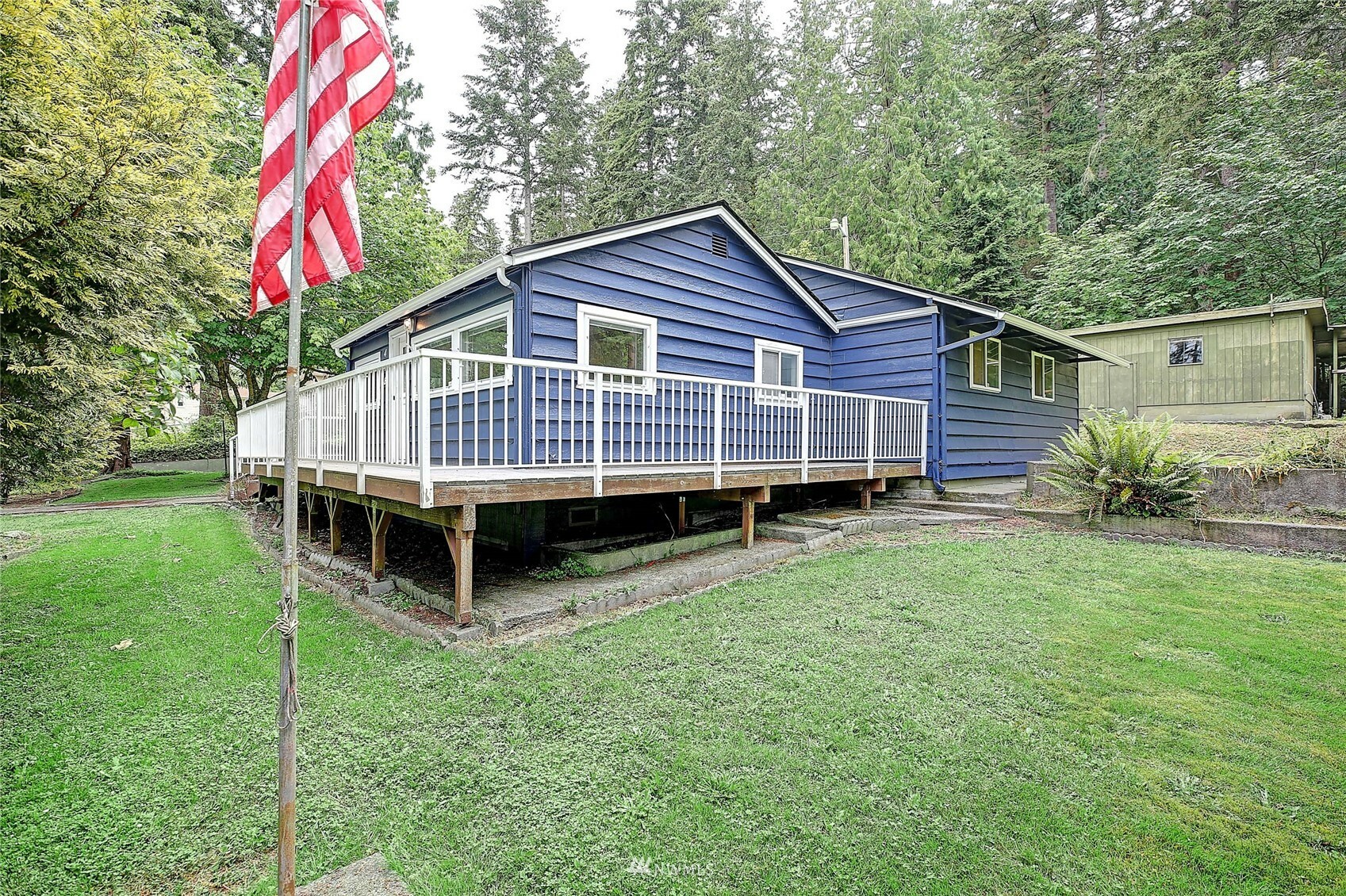 Property Photo:  418 N Sunset Drive  WA 98282 