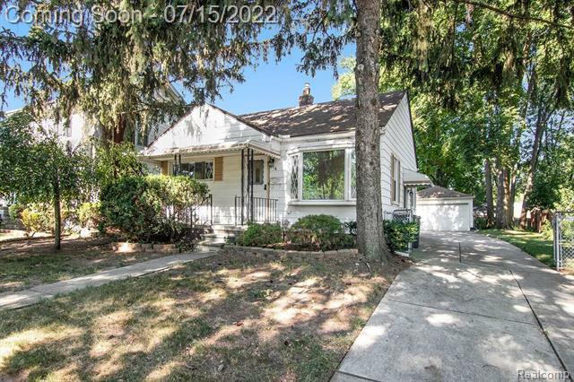 Property Photo:  814 Hoffman Avenue  MI 48067 