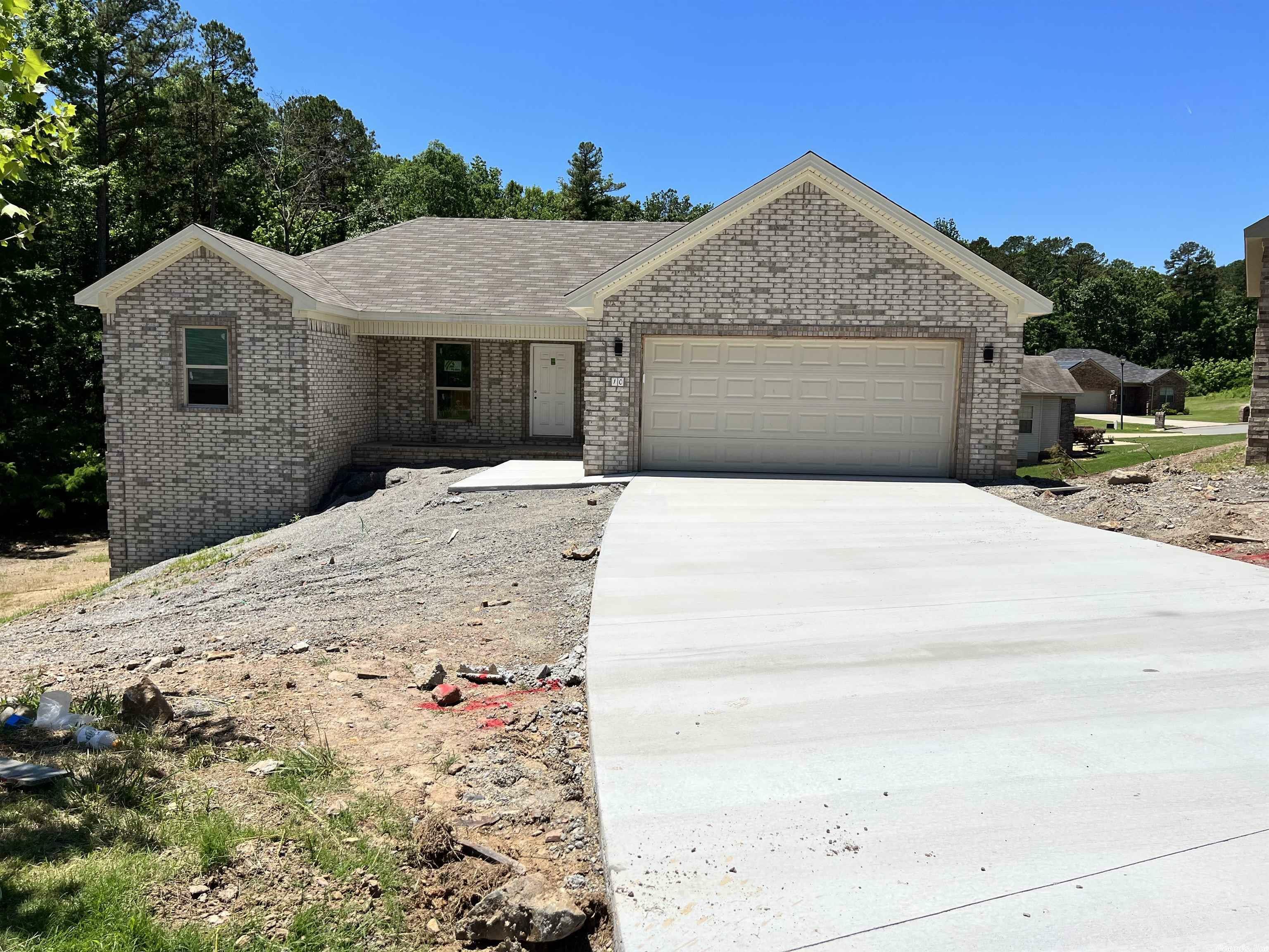 Property Photo:  10 Erving Cove  AR 72204 