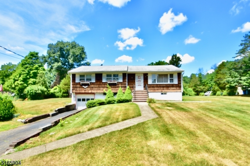 Property Photo: 13 Ruskin Rd NJ 07438