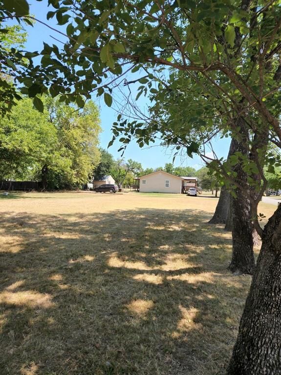 Property Photo: 211 S Houston Street TX 76642