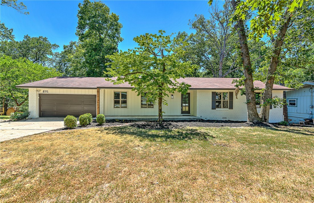 Property Photo:  8715 Haven Drive  AR 72756 