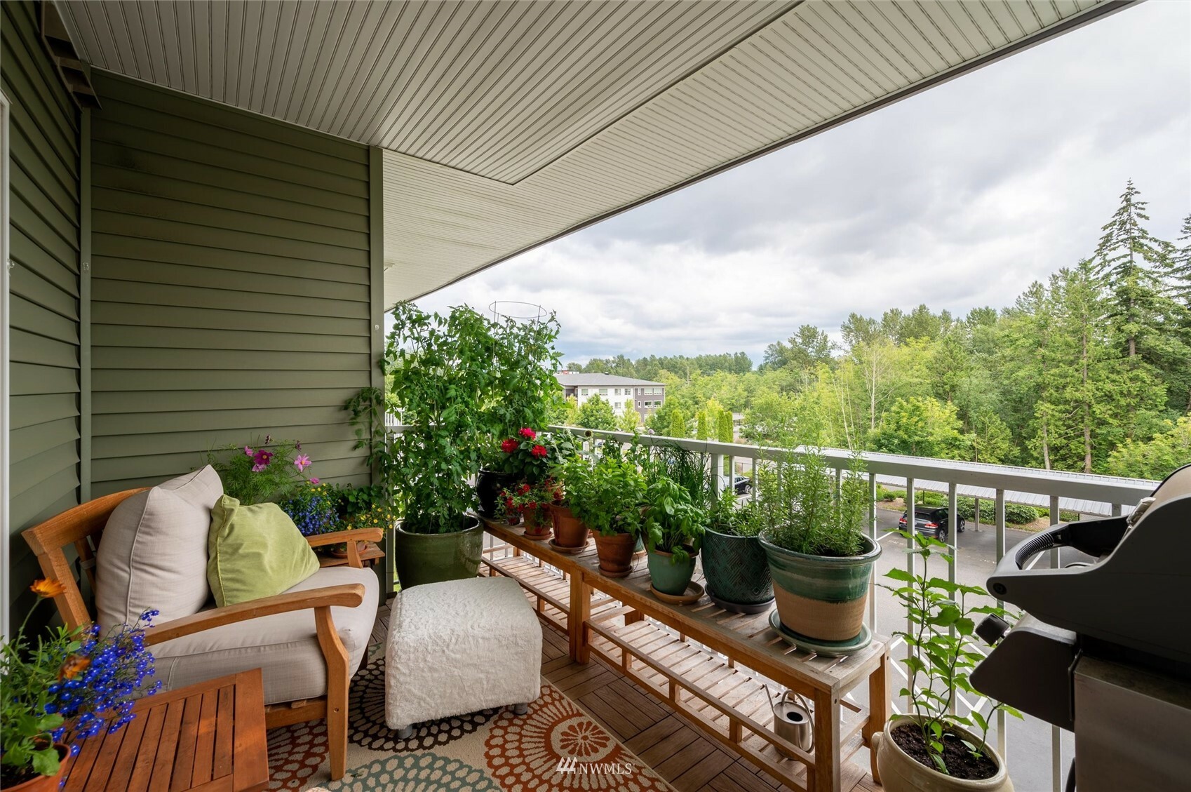 Property Photo: 512 Darby Drive 302 WA 98226
