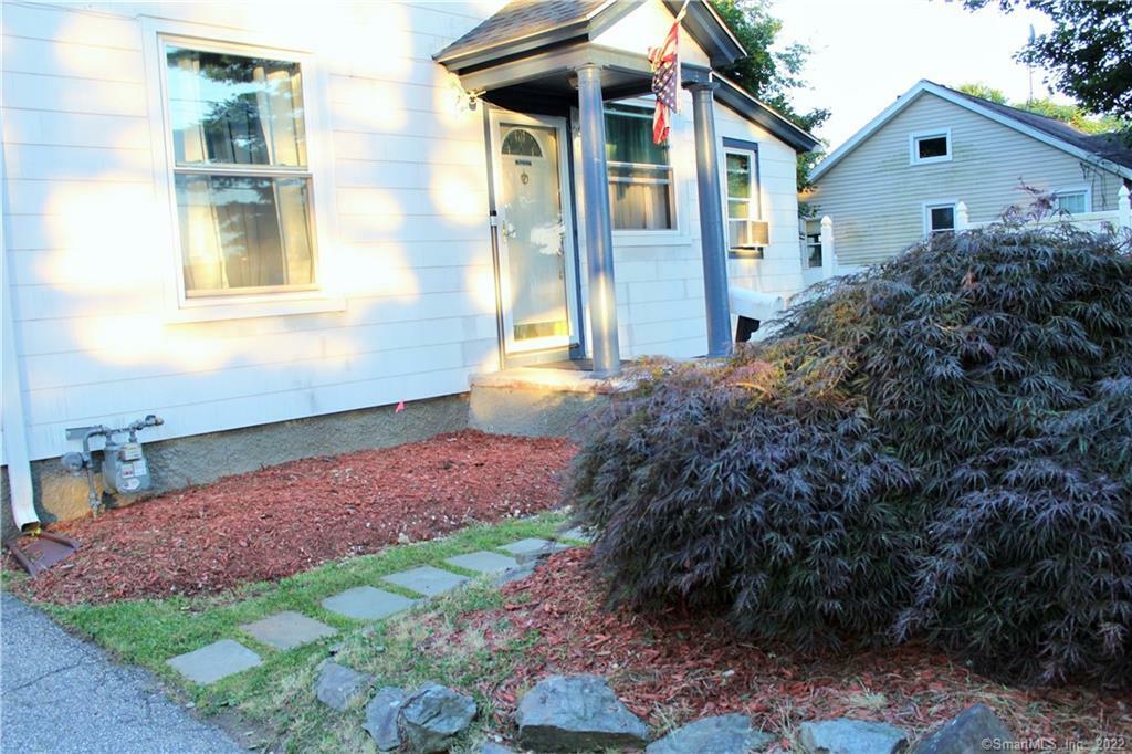 Property Photo:  33 Avon Street  CT 06461 