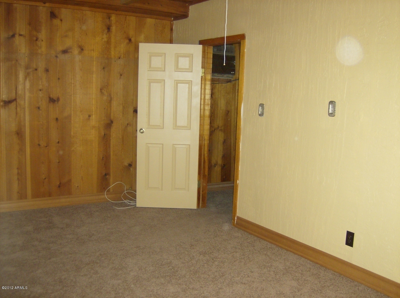 Property Photo:  