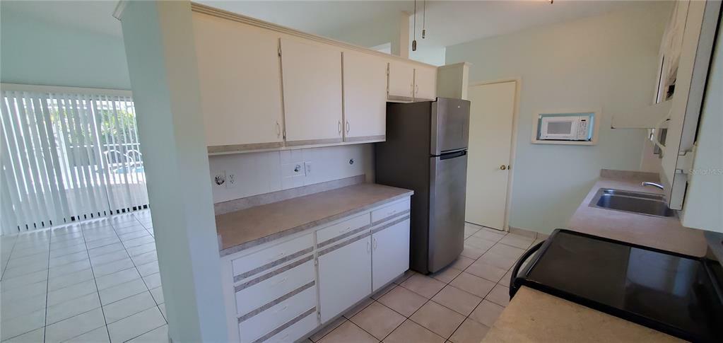 Property Photo:  150 Dowling Avenue NE  FL 33952 