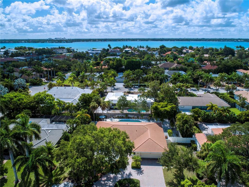 Property Photo: 519 Blue Jay Place FL 34236
