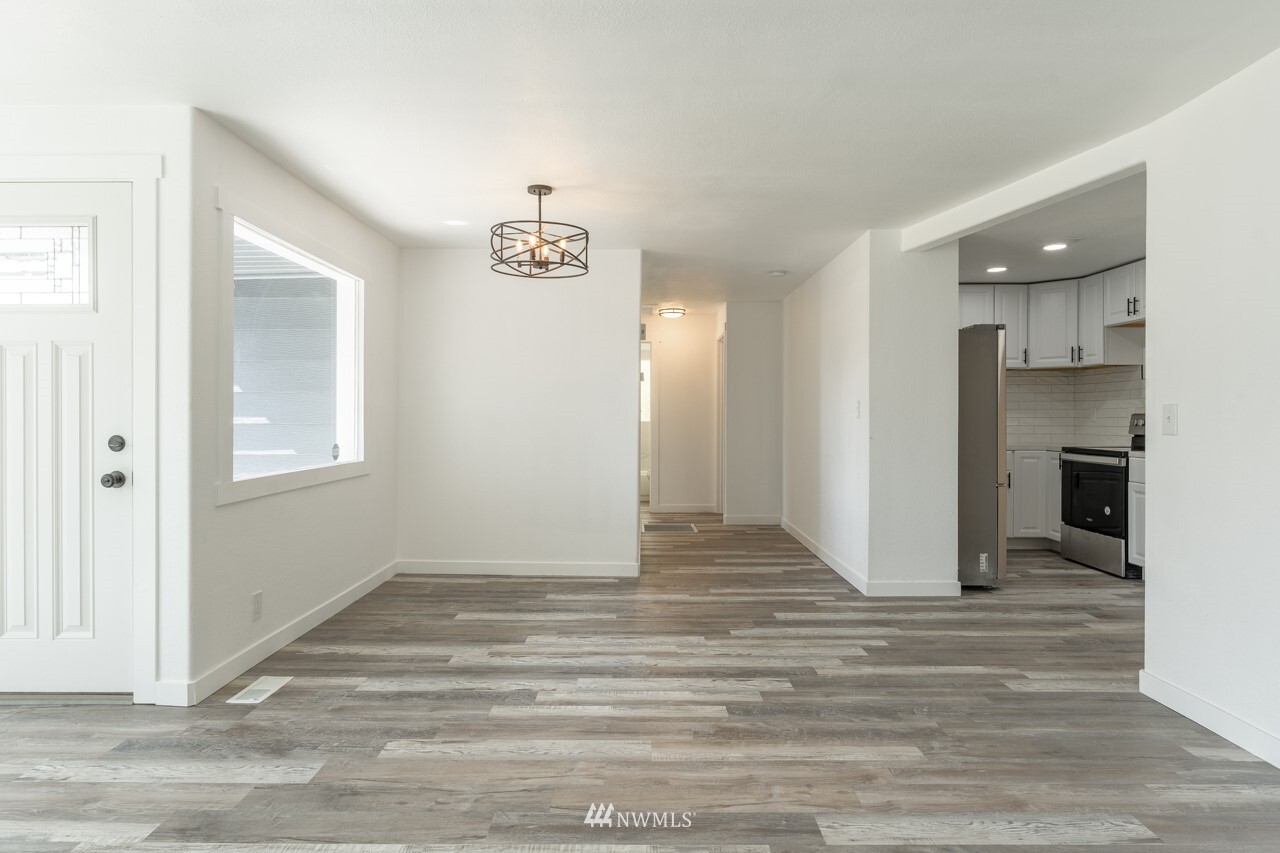 Property Photo: 1305 D SW WA 98823