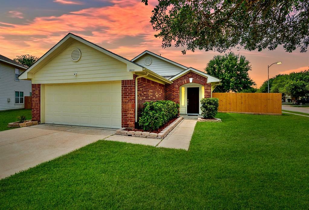 Property Photo:  19111 Remington Manor Drive  TX 77433 