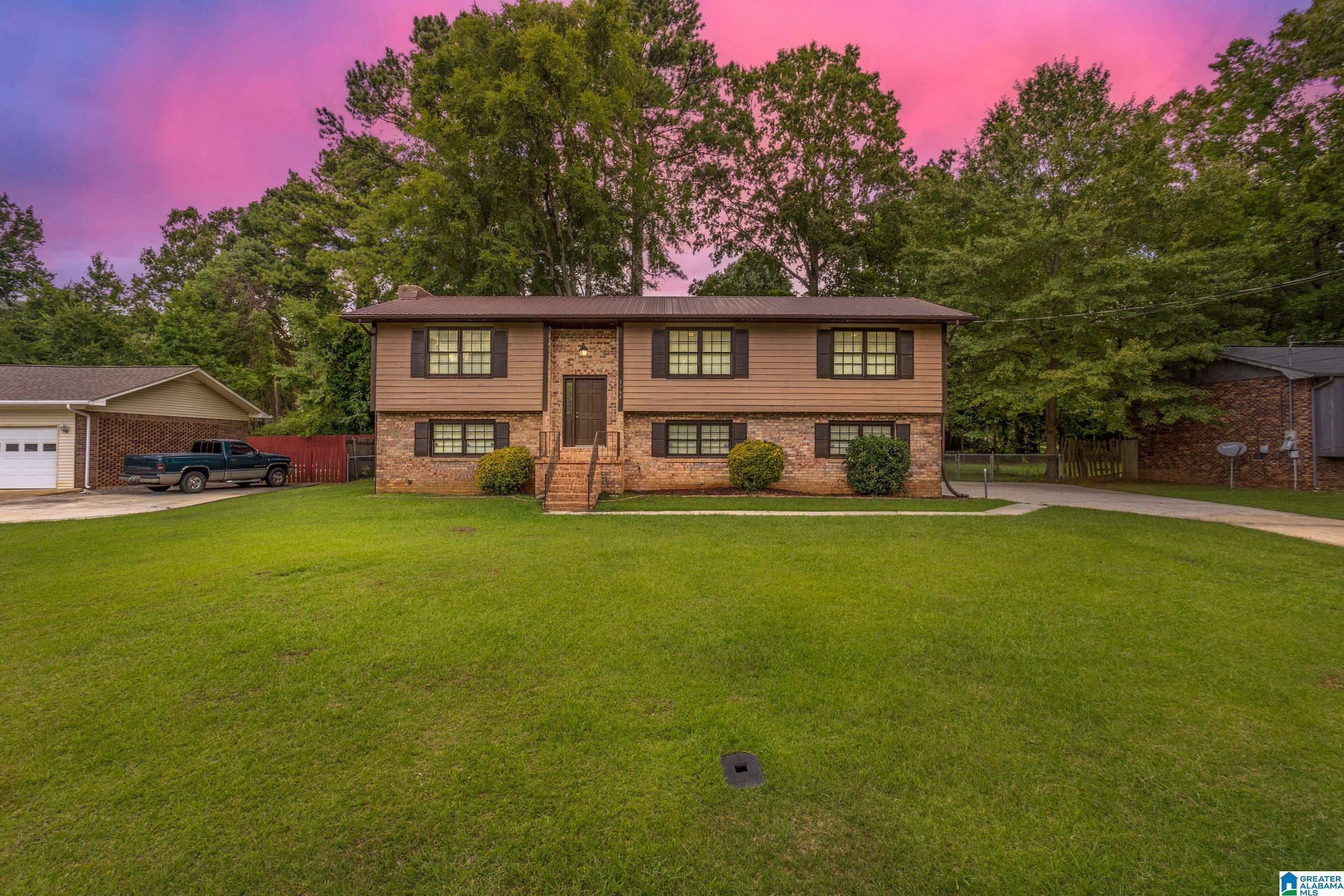 Property Photo:  1964 Canterbury Square  AL 36207 