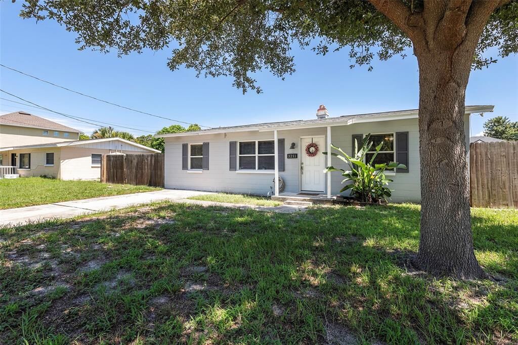 Property Photo:  3211 W Tyson Avenue  FL 33611 