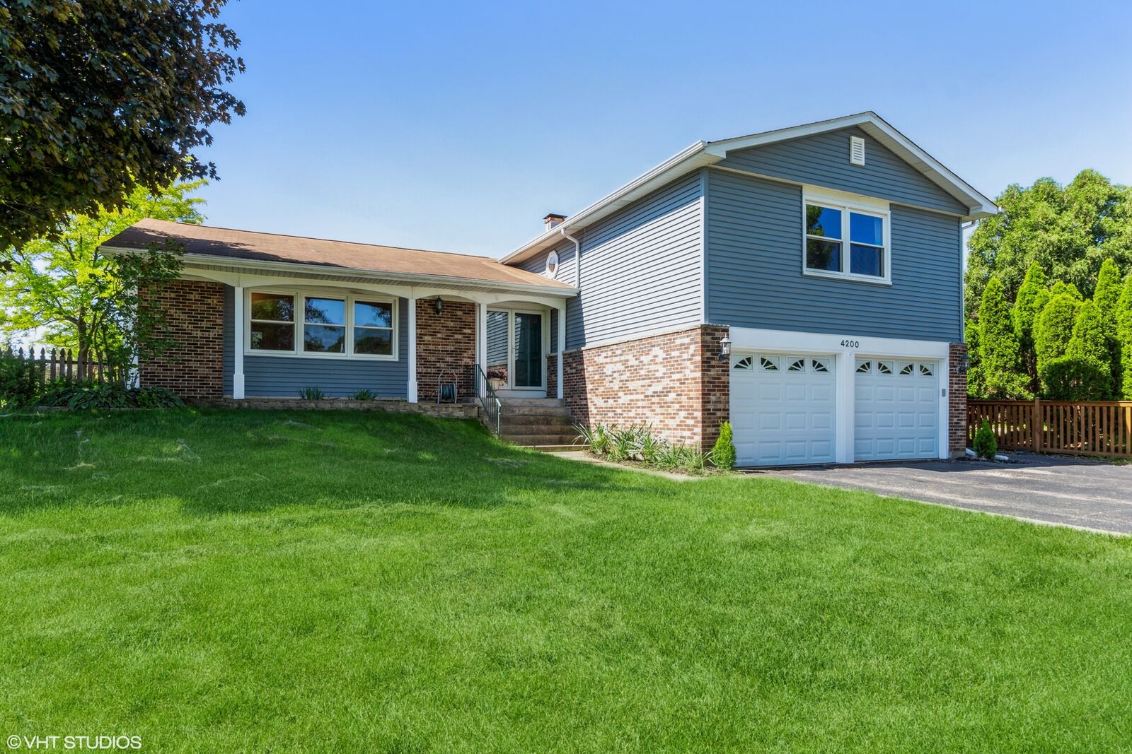 Property Photo: 4200 N Sturbridge Drive IL 60192