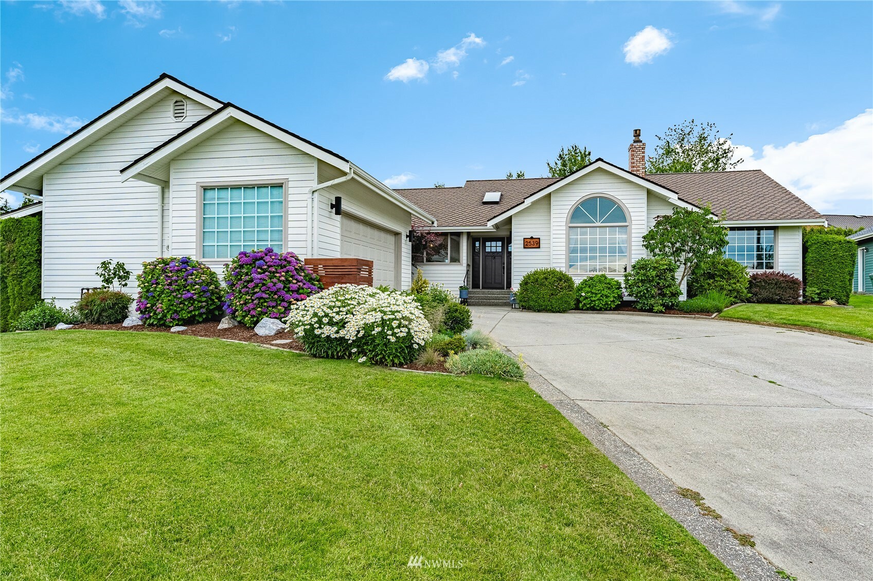 Property Photo:  2539 Crescent Street  WA 98248 