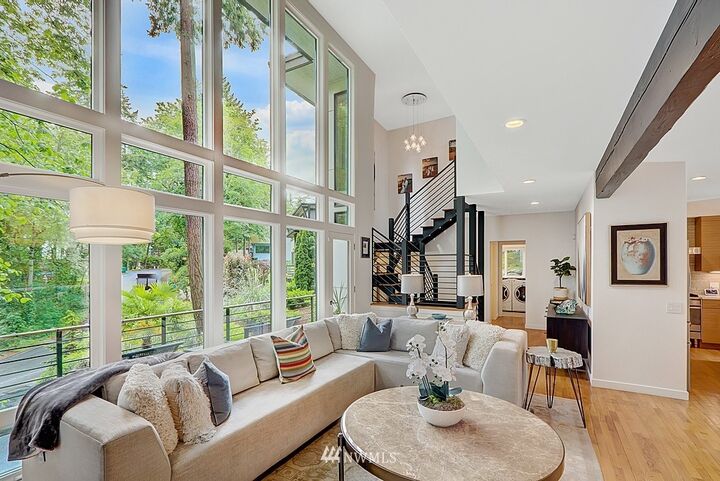 Property Photo: 9337 SE 70th Place WA 98040