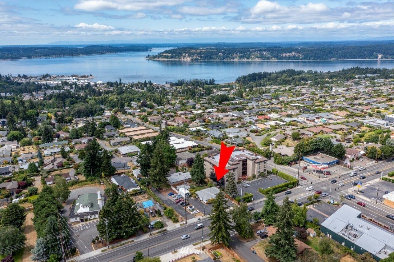 Property Photo:  1916 Bridgeport Way W  WA 98466 