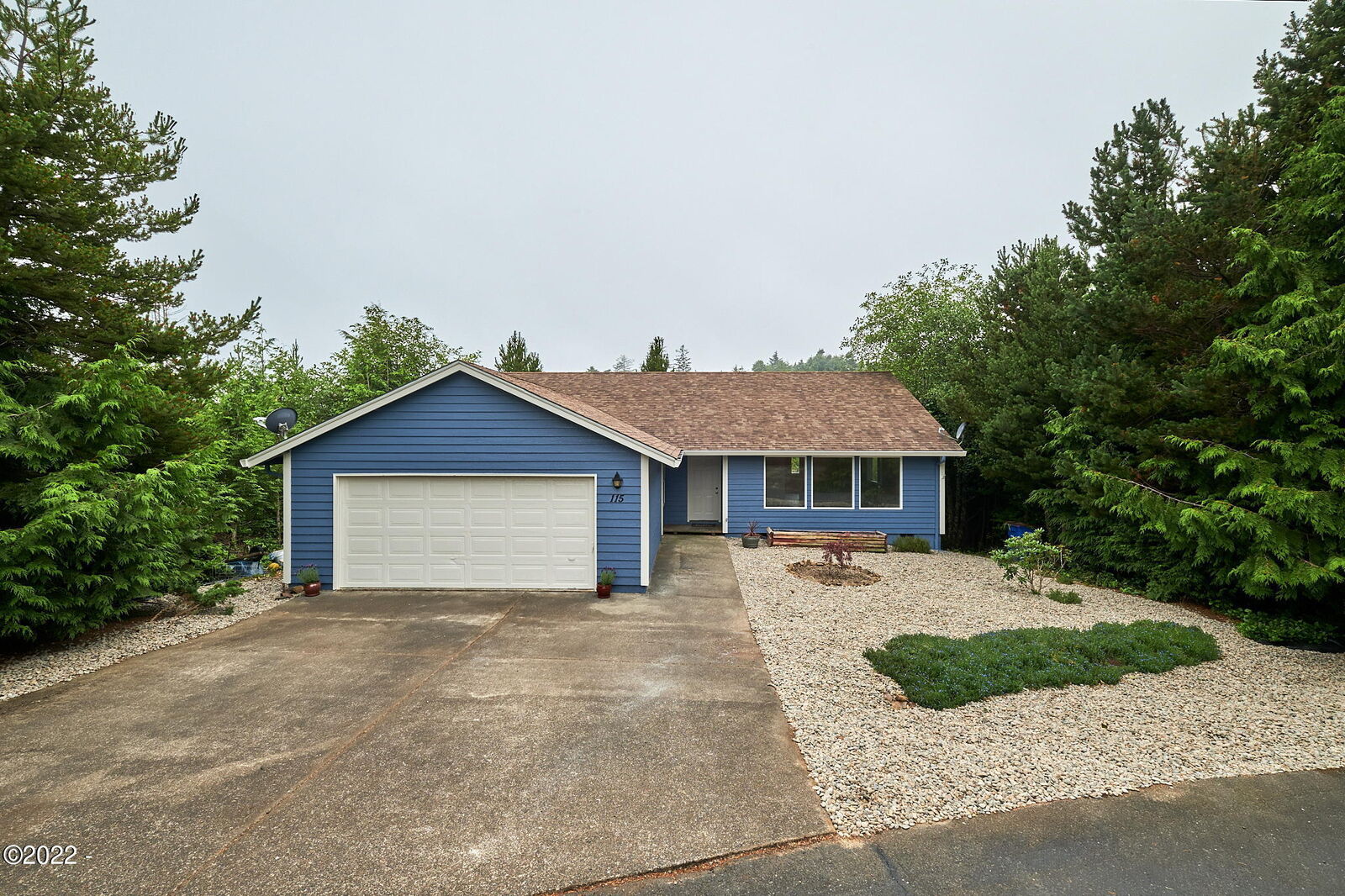 Property Photo:  115 Schoolhouse Loop  OR 97367 
