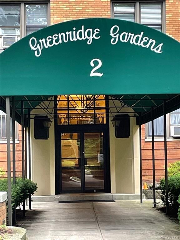 Property Photo:  2 Greenridge Avenue 2T  NY 10605 