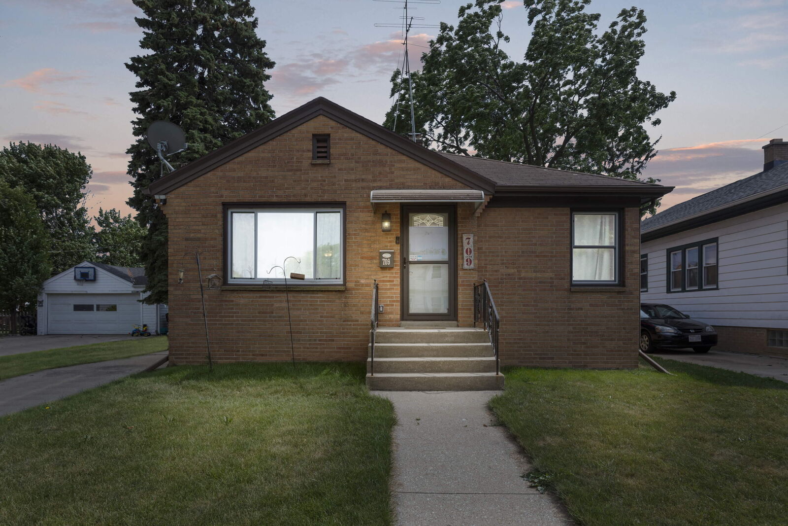 Property Photo:  709 Wolff St  WI 53402 