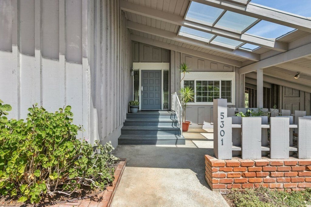 Property Photo:  5301 Valle Vista Drive  CA 91941 