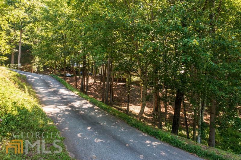 Property Photo: 198 Royal Oaks Lane GA 30533