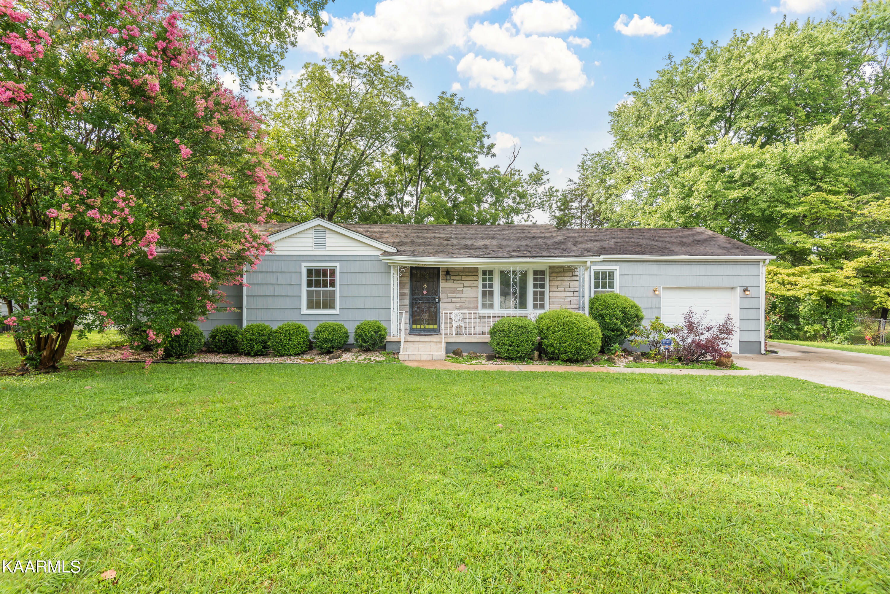 Property Photo:  2116 Sandra Drive  TN 37918 