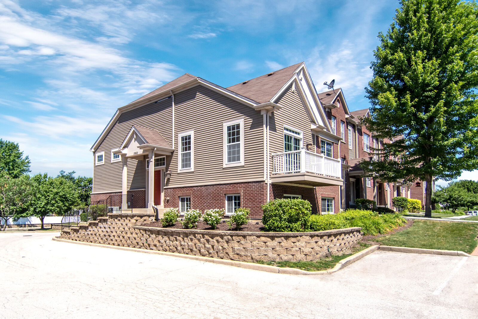 Property Photo:  1960 Oxley Circle  IL 60563 