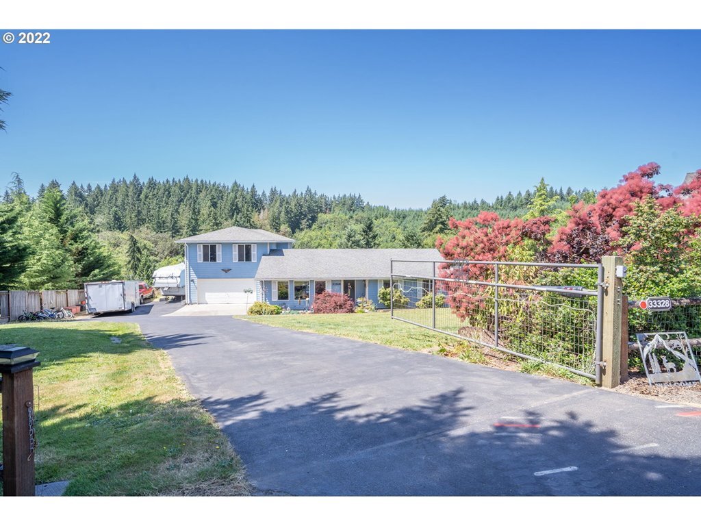 Property Photo: 33328 Crown Point Dr OR 97053