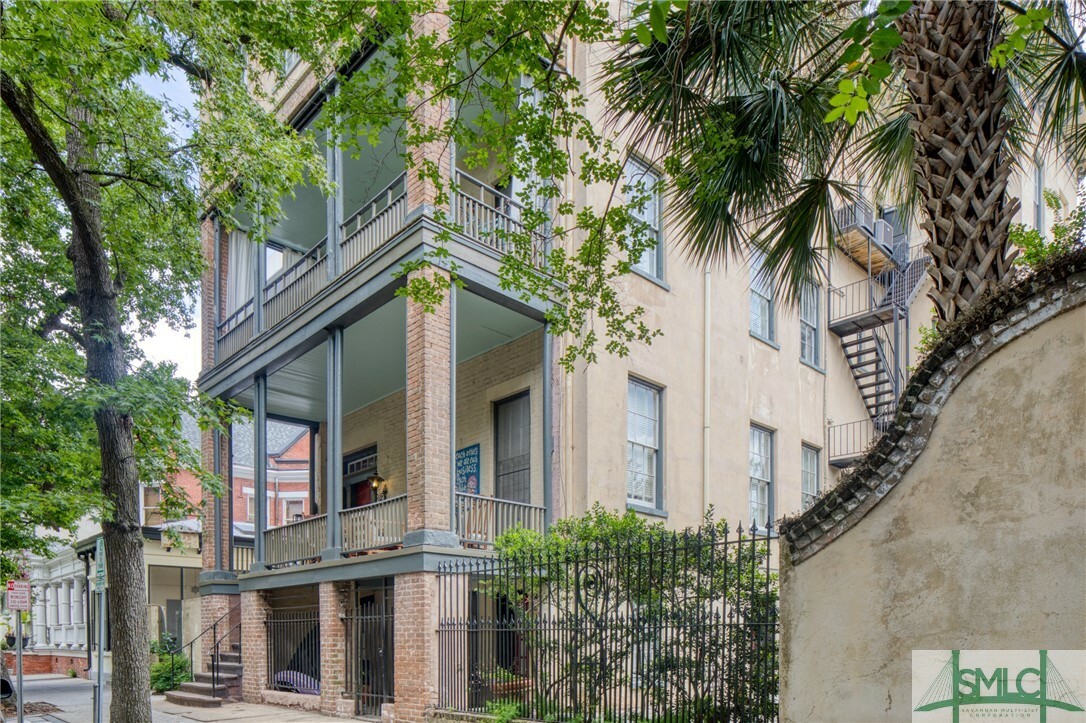 112 E Harris Street  Savannah GA 31401 photo