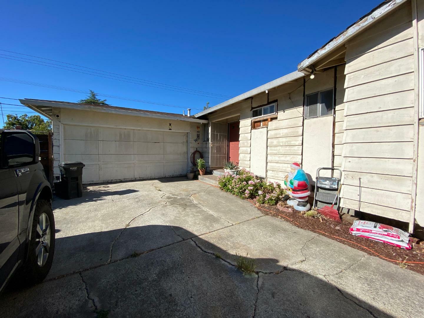 Property Photo:  75 Azucar Avenue  CA 95111 