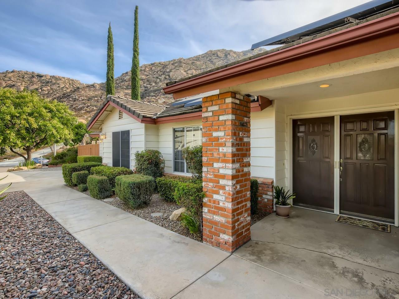 Property Photo:  25357 Poderio Dr  CA 92065 