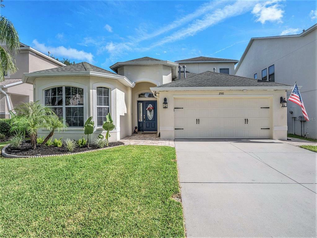 Property Photo: 2510 Cross More Street FL 33594
