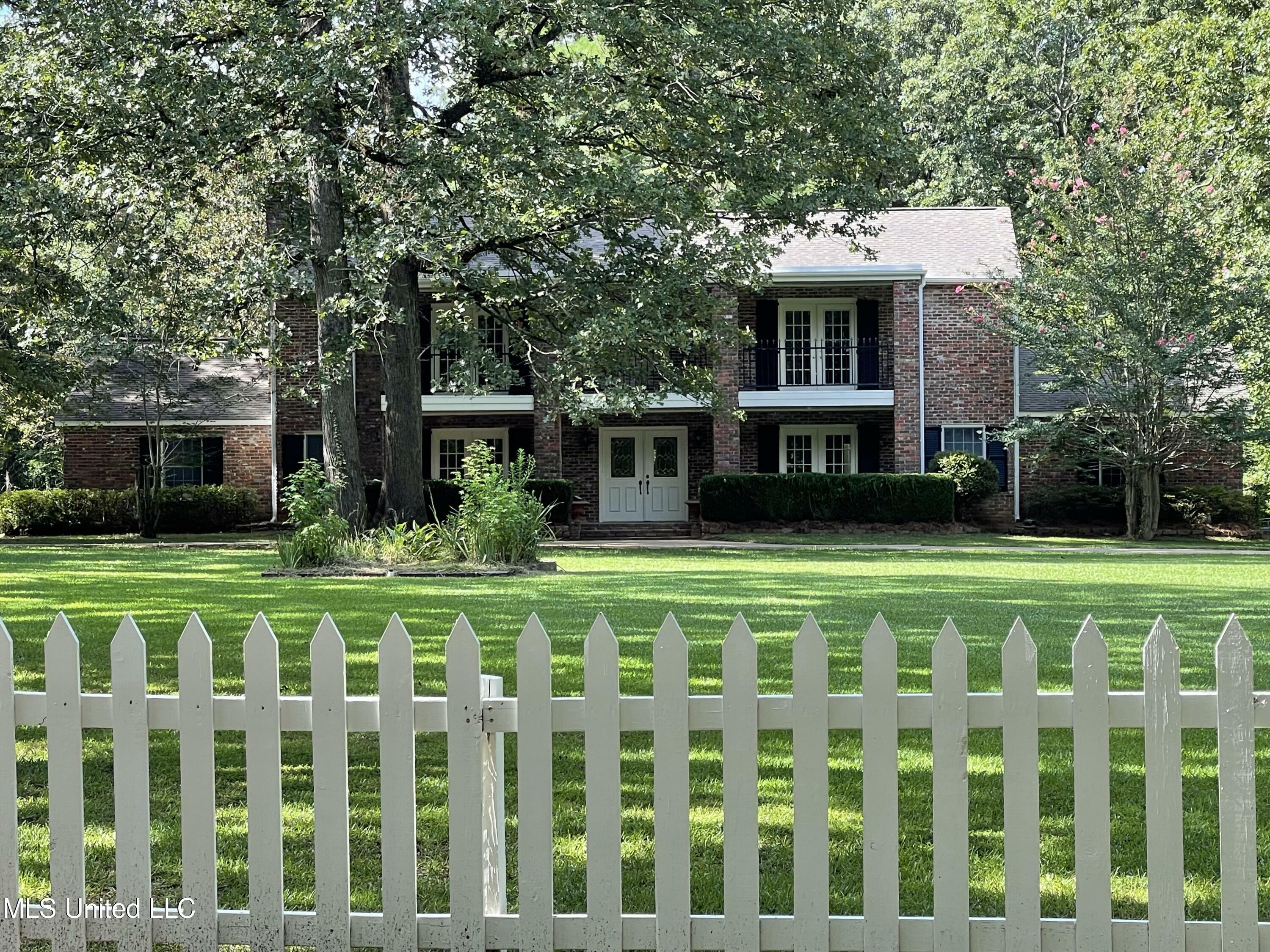 Property Photo:  529 Holmes Hollow Ln Lane  MS 39046 