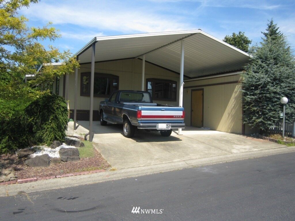 Property Photo: 375 Union Avenue SE 33 WA 98059