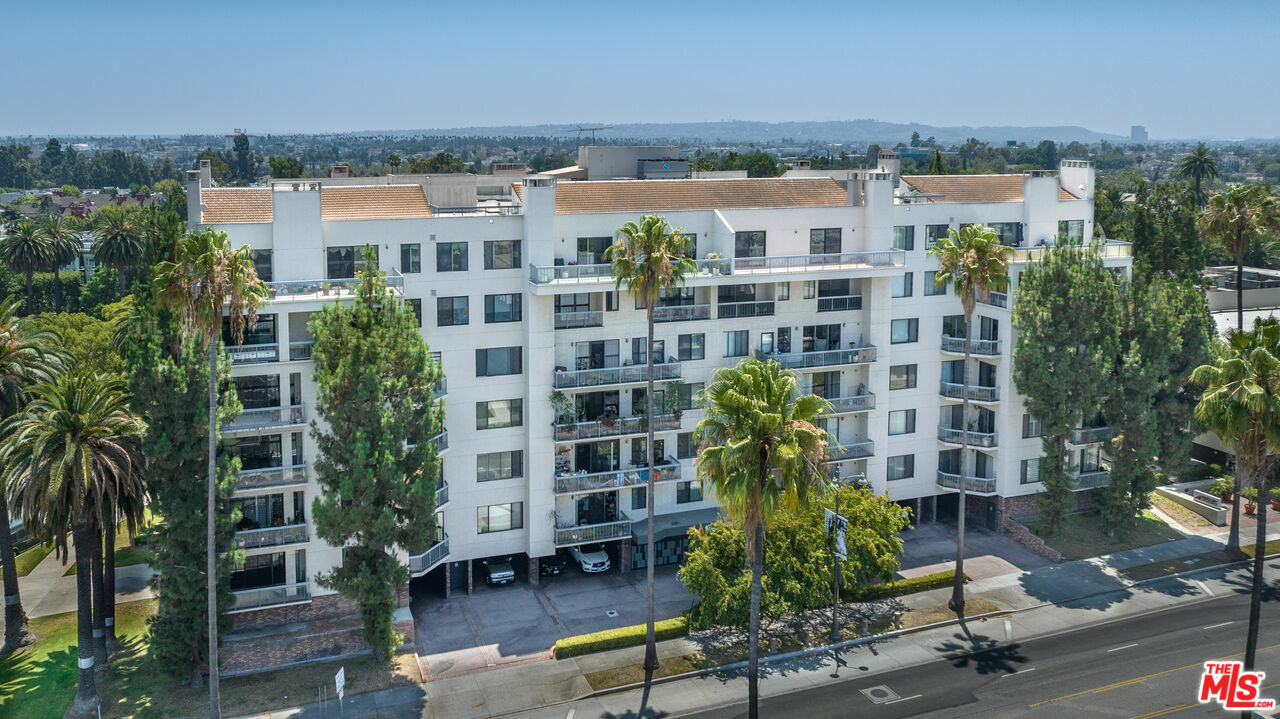 Property Photo:  4460   Wilshire Blvd 501  CA 90010 